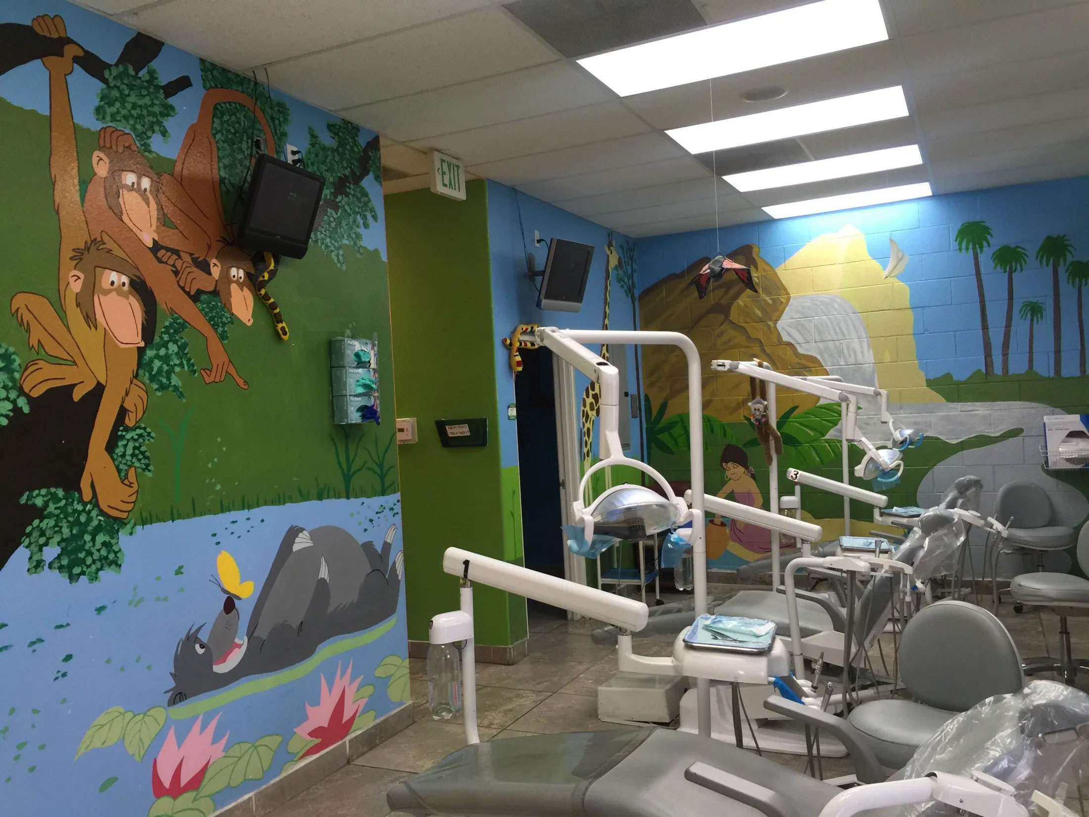 Children's Dental Office in Panorama City